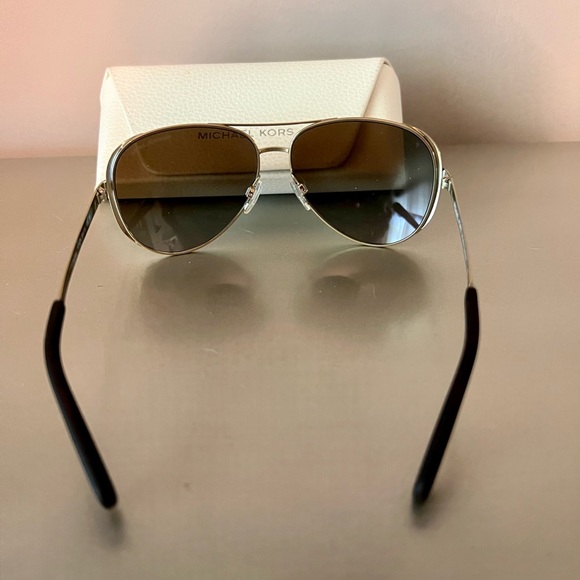 Michael Kors sunglasses with light grey/dark brown polarised gradient lenses. - Picture 7 of 7